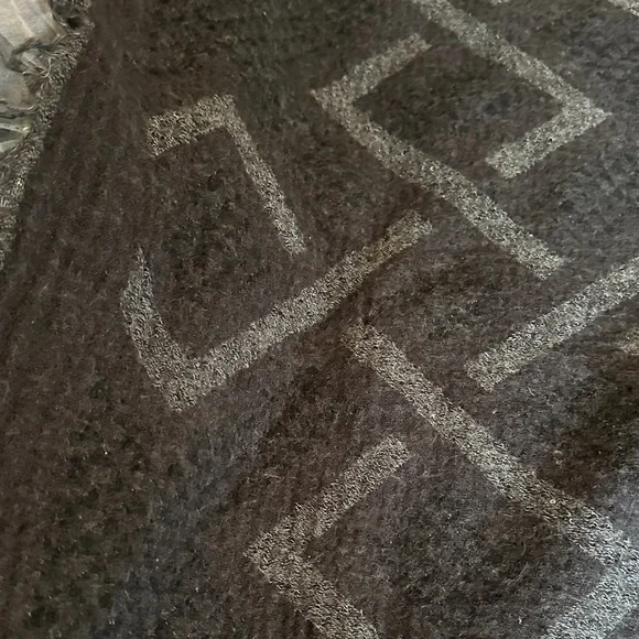 Wilfred Black Geometric Blanket scarf - Picture 6 of 9